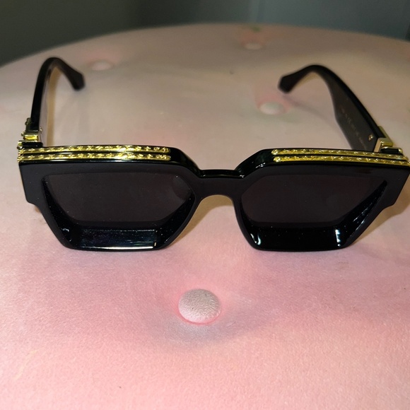 Louis Vuitton Millionaire 1.1 Sunglasses (Black)